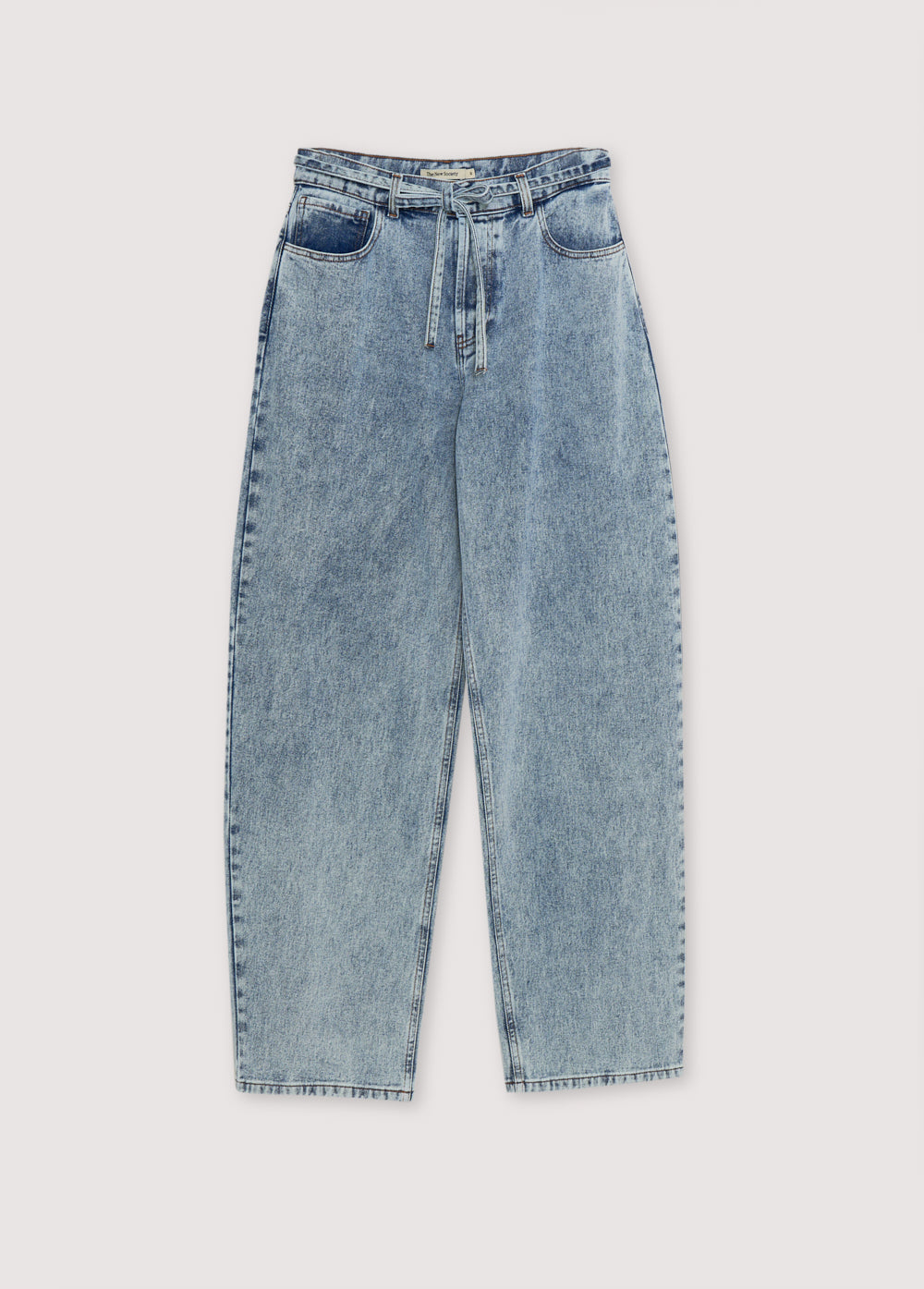 Chios Woman Pant denim in 100% cotton fabric, straight-leg style with denim wash details at the hem. Spring Summer Collection. The New Society.