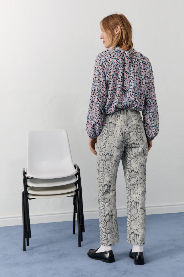 Geneva Woman Blouse