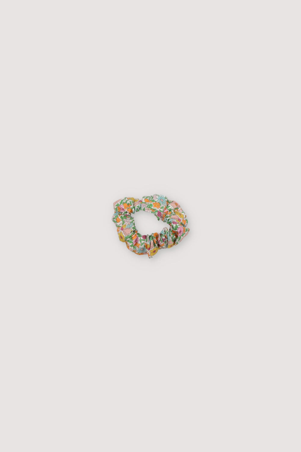 Scrunchie in Liberty fabric. Perfect to complete the Andreas look. The New Society