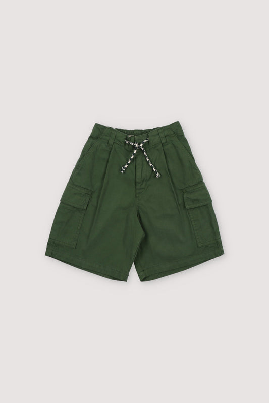 Artemis Bermuda in 100% cotton twill, garment-dyed in forest colors.  With an elastic waistband and adjustable drawstring  and cargo pockets on the sides.