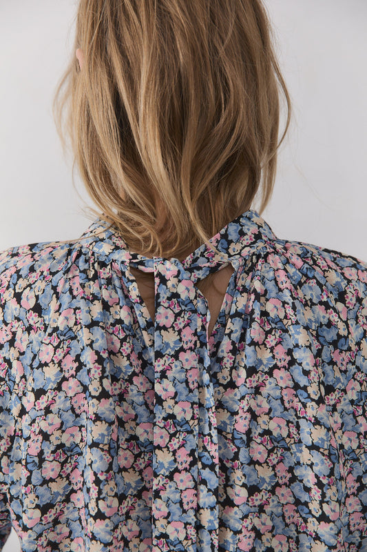 Geneva Woman Blouse