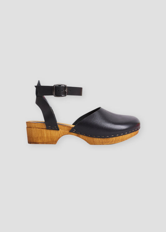 CLOGS BLACK_SAMPLING
