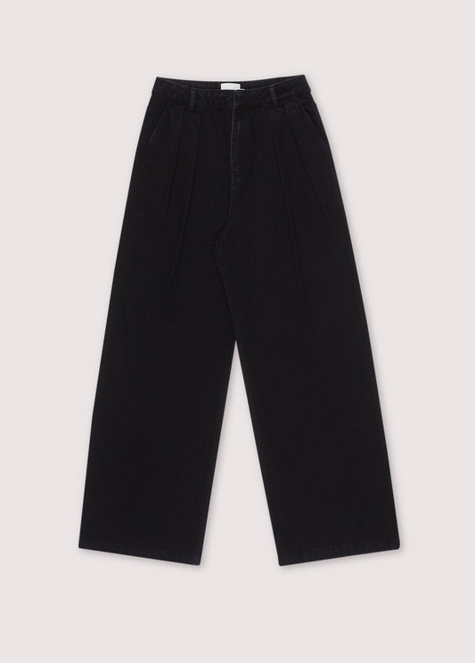 Woodland Woman Pant Black Denim_Sampling